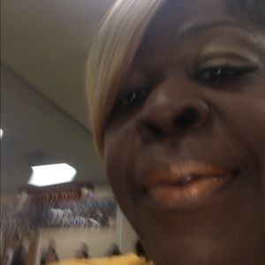 Meet your Posher, Sandra